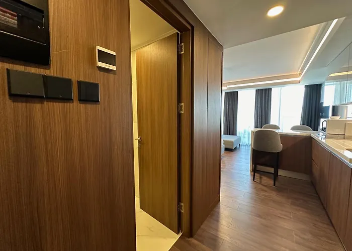 Grand Sapphire Luxury Residences 4 By Myguest Cyprus Appartamento